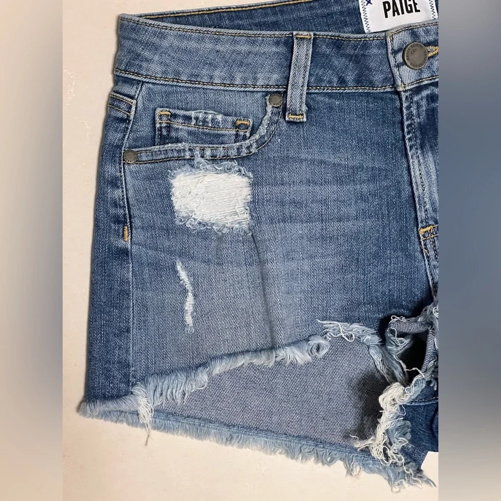 PAIGE Daryn Short Juno Destructed Denim Cutoff Denim Shorts Small Size 25